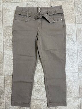 WHBM High-Rise slim Crop Jeans